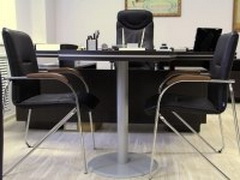 Брифинг стол Идеал со стульями 5